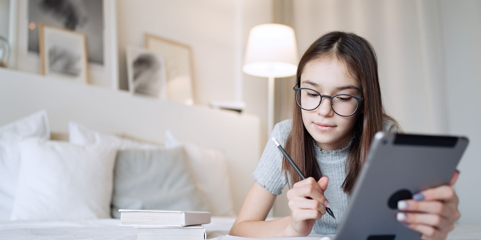 Secondary schools urged to introduce financial literacy as standalone course as traditional maths approach failing young Aussies