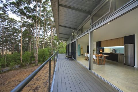 Bushfire-resilient homes: building houses that don’t need defending