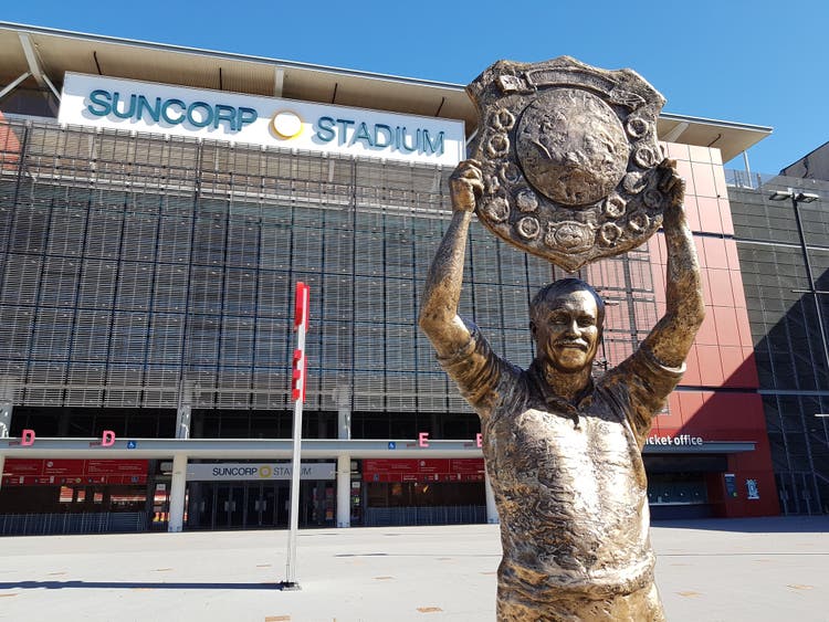 Suncorp Stadium statue